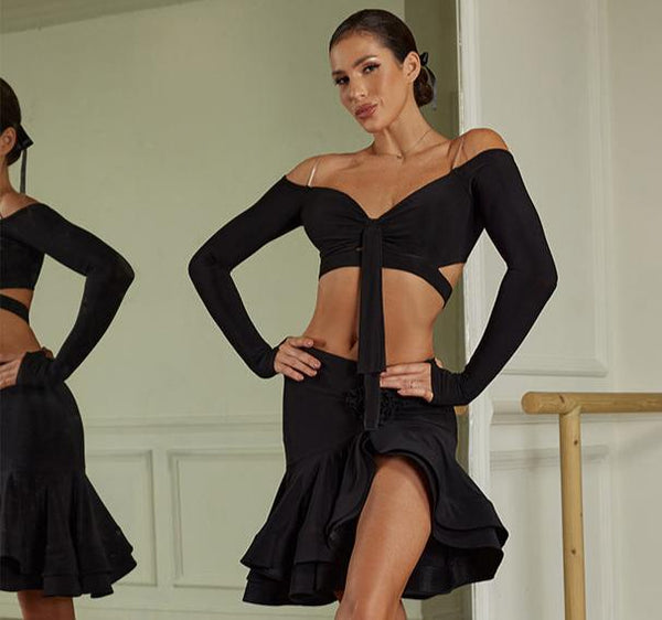 Free Australia-wide Shipping -  Best Price Worldwide Guaranteed.
Unveil your elegance with our Latin dance top, featuring a special retro strap design and an unique off shoulder shape. There are so many colour palette allows for personalized flair, while the curved off shoulder design stress your grace. Radiate fabulous and confidence with this lovely top addition to your dance class.