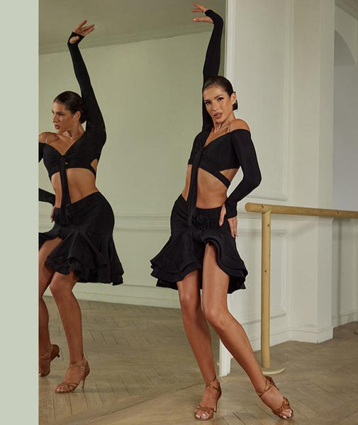 Free Australia-wide Shipping -  Best Price Worldwide Guaranteed.
Unveil your elegance with our Latin dance top, featuring a special retro strap design and an unique off shoulder shape. There are so many colour palette allows for personalized flair, while the curved off shoulder design stress your grace. Radiate fabulous and confidence with this lovely top addition to your dance class.