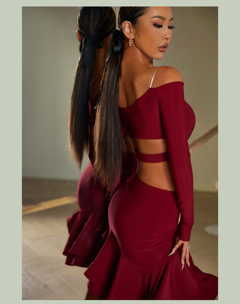 Free Australia-wide Shipping.  Best Price Worldwide.   Step into the spotlight with our charming double-layer herringbone design Latin dance skirt! There is a special 3D flowers on the side, it cleverly conceals and flatters your leg shape. Radiate elegance and passion with this fabulous piece!