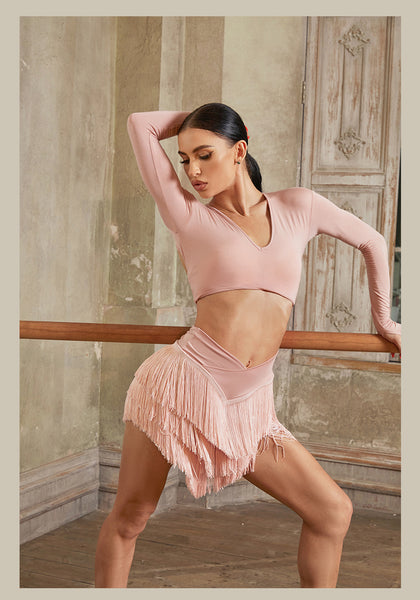 Free Australia-wide Shipping.  Best Price Worldwide.
Best Seller! Turn heads in the Luxe Fringe Skirt, the essential piece for every dance enthusiast. The playful fringe detailing bursts with magnetic energy, adding a dynamic flair to your movements. Crafted for versatility and durability, it’s ideal for year-round wear. The triangle cut enhances your legs, creating a sleek, elongated look. Perfect for Latin, Samba & Salsa practice, performance and competition.
