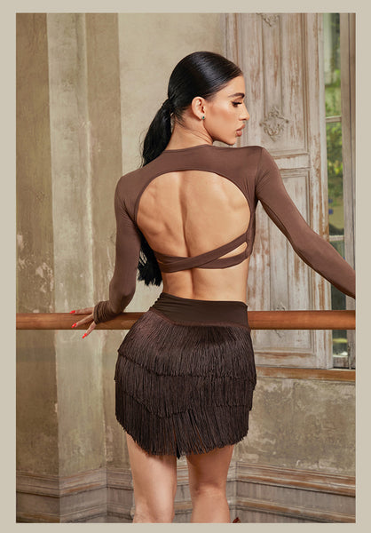Free Australia-wide Shipping.  Best Price Worldwide.
Best Seller! Turn heads in the Luxe Fringe Skirt, the essential piece for every dance enthusiast. The playful fringe detailing bursts with magnetic energy, adding a dynamic flair to your movements. Crafted for versatility and durability, it’s ideal for year-round wear. The triangle cut enhances your legs, creating a sleek, elongated look. Perfect for Latin, Samba & Salsa practice, performance and competition.