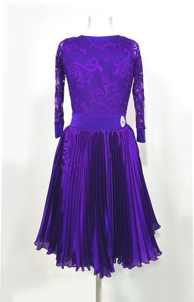 FREE Australia-wide shipping - fast & secure with tracking!  Best price guaranteed on worldwide shipping.
Elegant juvenile 2 piece ballroom dress, lace leotard with long sleeves, ‘V’ back line, paired with gorgeous pleated pearl chiffon skirt and organza underskirt. Perfect for Ballroom Dance Competitions, Medal Exams and Performance.
Brand New, Available Size: Chest:66cm | Waist:58cm | Hips:72cm | Skirt Length:51cm  | Ideal height: 135-140 cm