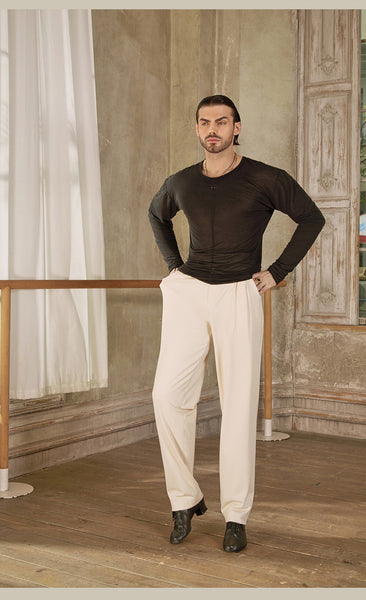Free Australian Shipping - Best Price Worldwide.
Earl Trousers feature a minimalist design that pairs effortlessly with any top. Crafted from soft, high-quality fabric with excellent drape, they’re perfect for all seasons. The relaxed fit ensures ultimate comfort and the adjustable Velcro waistband guarantees a perfect fit every time, making them a must-have for everyday wear. Perfect for dance practice and performance.