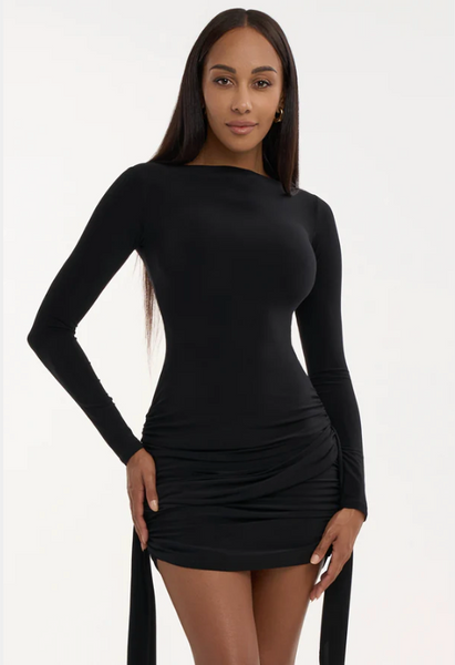 Free Australia-wide Shipping.  Best price worldwide.
Stay effortlessly chic with the Dress Samira. In sleek black, this mini dress features a sophisticated drape on the hips and long sleeves, enhancing your curves and adding a touch of elegance. Make a bold statement and captivate with every step in this stunning piece. Perfect for evening and cocktail wear, parties, dance practice and performance.