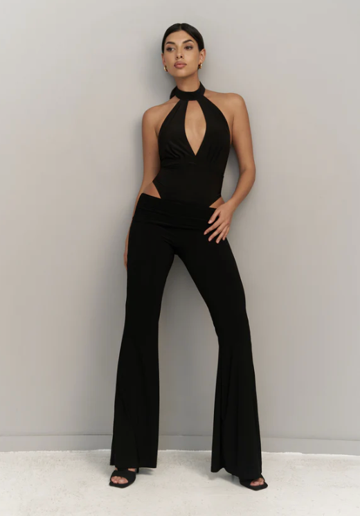 Free Australian Shipping - Best price worldwide.
The Samantha Trousers redefine classic with a bold twist. The flared leg elongates your silhouette while the folded waistband adds just the right amount of edge. Designed to make you feel confident the moment you walk in.
Made of the soft and stretchy fabric
Folded waistband