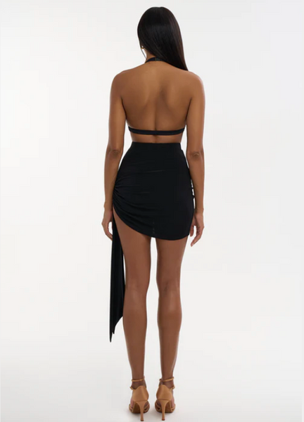 Discover the perfect dancewear basics for both practice and performance at Danza Dancewear For You. Our collection includes a wide range of bodysuits, pants, and dresses that are ideal not only for dance rehearsals but also for evening wear and cocktail wear. Whether you're looking for comfortable practice wear or stylish performance attire, our high-quality designs are made to support your movements and enhance your confidence. At Danza Dancewear For You, we offer free shipping Australia-wide and guarantee