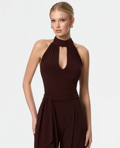 Free Australia-wide Shipping.  Best price worldwide with tracking
The Helsa Bodysuit in rich coffee exudes refinement and confidence. With smooth lines, an open back, and a flawless fit, it becomes an essential piece in every dancer's wardrobe. Pair it with the Mason Coffee Trousers for a striking look and enjoy the compliments.
String bottom
Removable cups
Made of the soft and elastic fabric