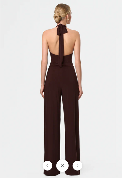 Discover the perfect dancewear basics for both practice and performance at Danza Dancewear For You. Our collection includes a wide range of bodysuits, pants, and dresses that are ideal not only for dance rehearsals but also for evening wear and cocktail wear. Whether you're looking for comfortable practice wear or stylish performance attire, our high-quality designs are made to support your movements and enhance your confidence. At Danza Dancewear For You, we offer free shipping Australia-wide and guarantee