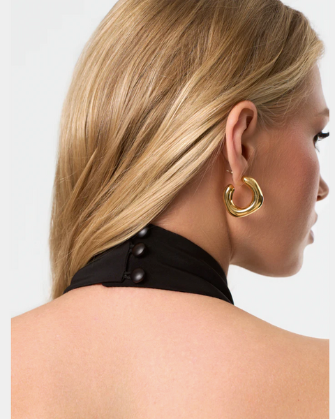 Free Australia-wide Shipping.  Best price worldwide.
Danza x Veronika Collection:  Make a striking impression with the Adriana Bodysuit. Featuring a sleek halter neck and delicate mesh detail on the neckline, this sleeveless design exudes confidence and sensuality. Perfect for turning heads on the dance floor or during a night out, it’s made to highlight your bold and magnetic presence.
String bottom
Removable cups
Snap button closure at the hem
Button closer at the neck
Made of the light and