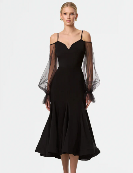 Free Australia-wide Shipping.  Best price worldwide with tracking
The Melanie Bodysuit in classic black is crafted for those who appreciate sophistication and femininity. Featuring airy organza puff sleeves, it adds a touch of drama, perfectly accentuating the lines of your arms as you dance. An impeccable choice for ballroom dance, where every gesture tells a story.
Hipster bottom
Removable cups
Made of the high quality biflex