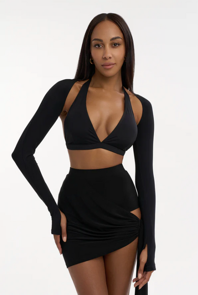 Free Australia-wide Shipping.  Best price worldwide.
The Jasmine Top with Halter Neck and Sexy V Neckline is perfect for underneath sheer mesh blouses or worn alone for all dance styles - perfect for practice & shows, clubbing paired with your favourite jeans or skirt - this high quality, stretch crop top is the perfect all rounder!
The top comes without sleeves. Sleeves can be bought separately 
Removable cups
Made of the premium biflex
Hook closer at the neck