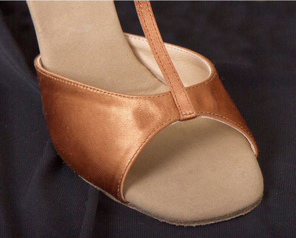 Our Iris ladies Latin shoes feature a classic T-bar design and vamp, a perfect choice for the dancer who loves exceptional support for the whole foot. Available in Dark tan, regular fit and your choice of 2 1/2 or 3 inch Balliazzo heel.  Featuring a classic T-bar and vamp design, our Iris ladies Latin dance shoes are the perfect choice for the dancer who loves exceptional support for the whole foot.