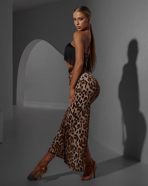 Free Australia-wide Shipping.  Best Price Worldwide.  Crafted with precision and attention to detail, this dancewear showcases a long max fit that adds a touch of allure and sophistication. The slit at back further enhance its beauty, creating a captivating visual effect that is sure to leave a lasting impression on the dance floor.