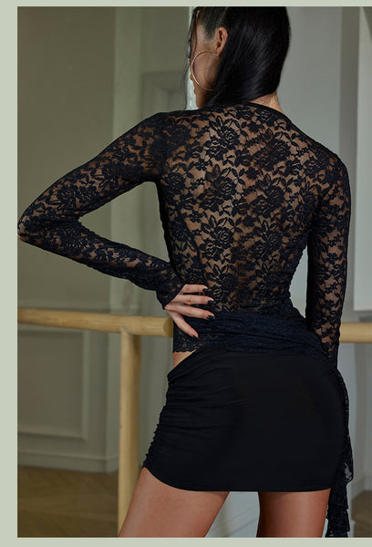 Free Australia-wide Shipping.  Best Price Worldwide.  Introducing our exquisite Latin dance skirt – a classic with intricate lace detailing and a touch of Baroque elegance. This retro-inspired piece is designed to unleash your passion on the dance floor while exuding an air of timeless grace.