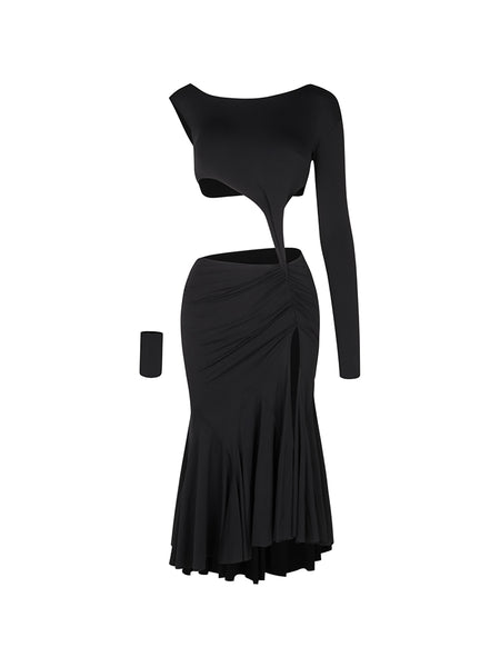 Free Australia-wide Shipping.&nbsp; Best price worldwide with tracking.


Let your style drift into a daydream with the Day Dream Dress.&nbsp;
The asymmetrical sleeves and irregular neckline add a unique, modern twist. The daring exposed waistline creates a striking visual contrast, while the side slit accentuates your natural beauty of curves. The A-line silhouette with layered ruffles shapes your figure beautifully, offering both elegance and movement.