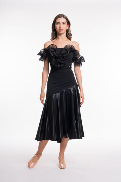 Free Australia-wide shipping. Great prices worldwide.

RS Atelier Alma off-shoulder dance bodysuit

Bring a distinctive neckline and soft ruffle detail to your dance wardrobe with the RS Atelier Alma. This black women's bodysuit is made in Italy from woven stretch fabric containing 95% polyester and 5% elastane. Wear it for ballroom, smooth, tango, waltz and foxtrot lessons, practice, performance and special occasions.

Details
Black off-the-shoulder dance bodysuit with ruffled details
Woven stretch fabric: