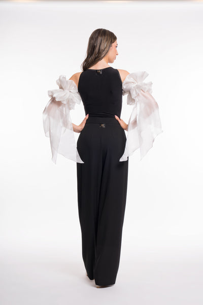Free Australia-wide shipping. Great prices worldwide.

RS Atelier Cathi classic high-waist trousers

Bring an easy, polished look to dance practice, teaching, social dancing and day wear with the RS Atelier Cathi. These women's high-waist trousers feature practical pockets and are made in Italy from woven fabric containing 95% polyester and 5% elastane. Choose from black, red, blue or brown.

Details
Women's classic high-waist trousers with pockets
