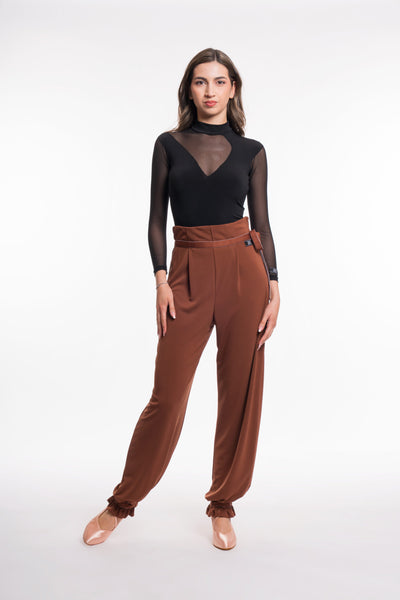 Free Australia-wide shipping. Great prices worldwide.

RS Atelier Allegra black dance bodysuit

Add a distinctive finishing touch to your dance wardrobe with the RS Atelier Allegra. Long mesh sleeves and an asymmetrical mesh neckline give this black women's bodysuit an elegant look for ballroom, smooth and tango dancing. Made in Italy from woven stretch fabric containing 95% polyester and 5% elastane, it pairs beautifully with a dance skirt or trousers for lessons, practice, performance and events.

Details