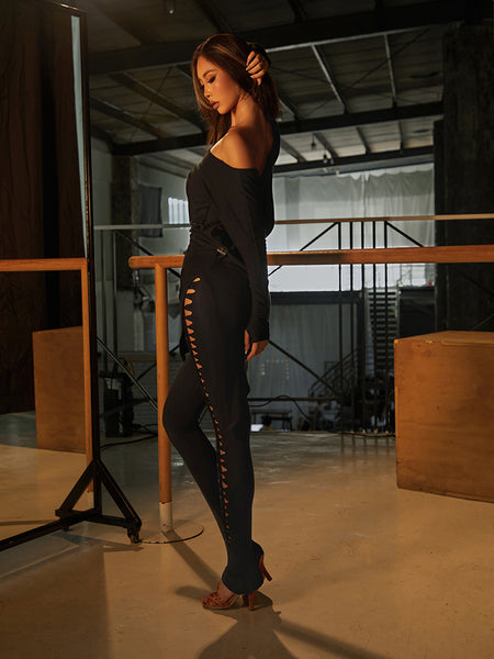 Free Australia-wide Shipping.&nbsp;&nbsp; Best price worldwide.

Step in, shine out — Weave Pants have you covered.&nbsp; Designed for style and comfort, the pants extend to the feet with snap closures that hook over your heels, keeping them perfectly in place while elongating your legs. The left leg features handwoven cutouts for a striking design detail, and the high-waist cut flatters your proportions for instant Barbie-like legs. Stunning, sexy, slim fit leggings perfect for Bachata, Zouk, Salsa &amp; L