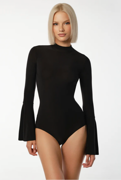 Free Australia-wide Shipping. Best price worldwide.
Meet the Penelope Bodysuit – a dance floor stunner just as unique as your moves. It's all about those flared sleeves, making every spin a statement. With a figure-flattering fit, this bodysuit brings elegance to your look. Whether you pair it with a feminine skirt or wide trousers, get ready to own the spotlight.
Hipster bottom
No removable cups
Button fastening on the neck
Snap button closure at hem
Made of the light and stretchy fabric
