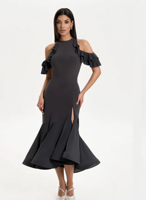 Free Australia-wide Shipping.&nbsp; Best price worldwide.

The Lilian is our most elegant creation and the classy skirt you’ve been waiting for. It features a feminine silhouette and an intriguing split that reveals some skin during the dance. Elevate your ballroom look with Danza! Perfect for ballroom &amp; smooth dance practice, social dancing, medals &amp; dancesport competitions.