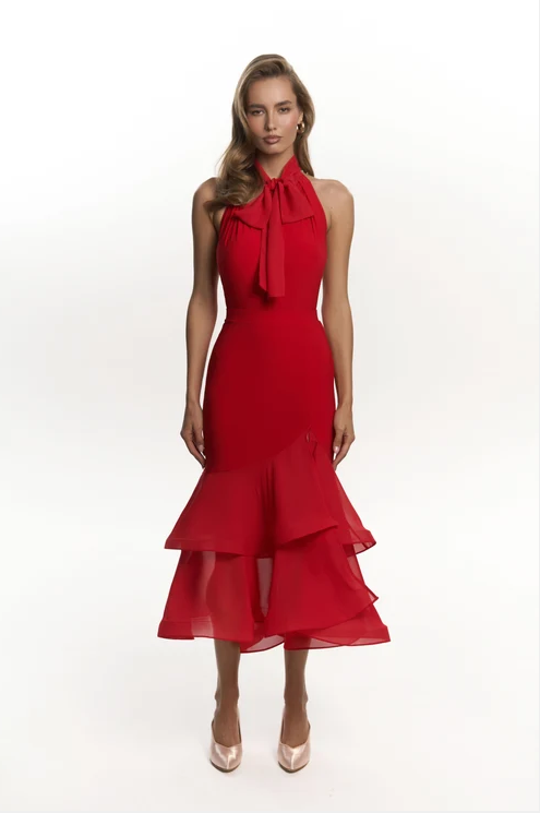 Free Australia-wide Shipping.&nbsp; Best price worldwide.


Bold, magnetic and unforgettable. The Evelyn Skirt in red moves with dramatic elegance, while the high split reveals just the right amount of confidence. The flowing silhouette creates beautiful movement that turns every step into a statement. A piece designed for women who aren’t afraid to stand out.
