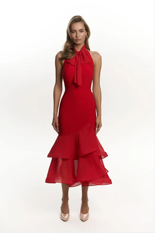 Free Australia-wide Shipping.&nbsp; Best price worldwide.


Bold, magnetic and unforgettable. The Evelyn Skirt in red moves with dramatic elegance, while the high split reveals just the right amount of confidence. The flowing silhouette creates beautiful movement that turns every step into a statement. A piece designed for women who aren’t afraid to stand out.
