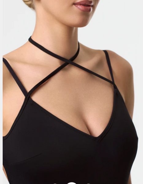 Free Australia-wide Shipping.&nbsp; Best price worldwide.


The Camilla bodysuit s the perfect blend of romance and boldness. Its sleek black color, an open back, and striking neck detail create a look that is both feminine and assertive. A subtle hint of sophistication and mystery makes this bodysuit an ideal choice for your practice.

Hipster bottom
Removable cups

Made of the high quality biflex