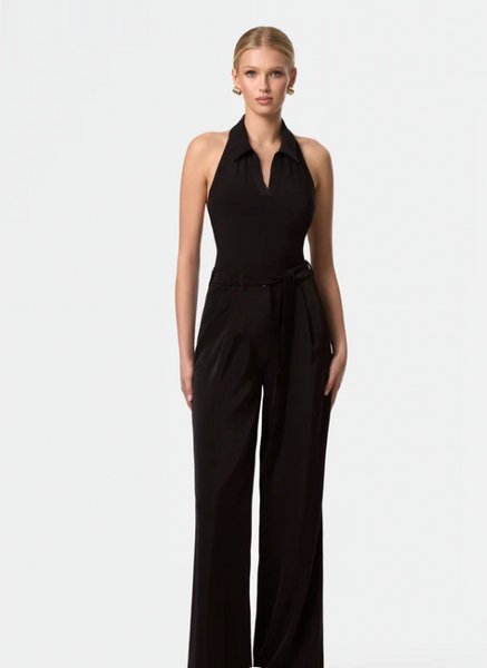 Free Australia-wide Shipping.&nbsp; Best price worldwide.


The&nbsp;Martha Bodysuit blends minimalism and style effortlessly. With its sleeveless polo-style collar, it highlights the shoulders and neckline, creating a feminine and confident look. A versatile choice for dancers who value both functionality and polished design in their wardrobe.

String bottom
Removable cups

Made of the light and stretchy fabric