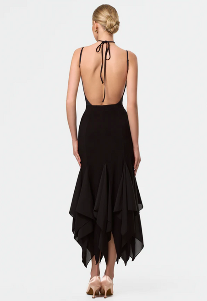 Free Australia-wide Shipping.&nbsp; Best price worldwide.


The Alaya Skirt is crafted to make you the center piece of everyone's attention. Its asymmetrical hem, adorned with raw chiffon pieces, creates a dynamic and fluid effect, amplifying the grace and emotion of your dance. A perfect choice for ballroom dancing where every detail matters.