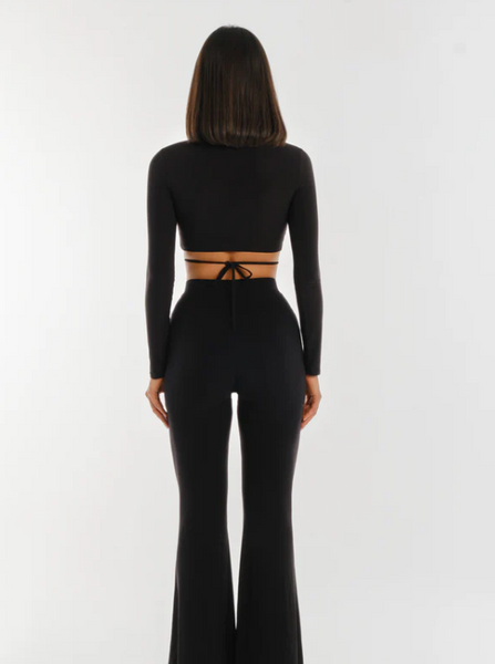 Free Australia-wide Shipping.&nbsp; Best price worldwide.

Introducing the Capri Top, our latest arrival that offers an impeccable fit. With its alluring decolletage and captivating cutouts, this top is designed to make a bold statement. Pair it with your favorite bottoms for a chic and trendy look that will turn heads wherever you go.

Removablecups
Made of light and stretchy fabric
