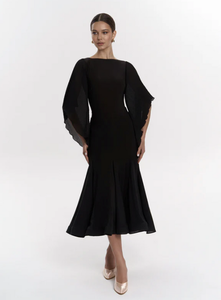 Free Australian Shipping - Best price worldwide.

Graceful, elegant and charming - that's how they will describe you in the Elisa Bodysuit. The airy sleeves made from pleated chiffon add a mysterious fleur to your dancing. It’s a perfect piece if you want to look and feel like a princess!
Hipster bottom
Removable cups
Made of the soft and elastic fabric