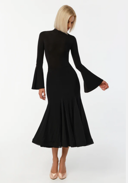 Free Australia-wide Shipping. Best price worldwide.
Meet the Penelope Bodysuit – a dance floor stunner just as unique as your moves. It's all about those flared sleeves, making every spin a statement. With a figure-flattering fit, this bodysuit brings elegance to your look. Whether you pair it with a feminine skirt or wide trousers, get ready to own the spotlight.
Hipster bottom
No removable cups
Button fastening on the neck
Snap button closure at hem
Made of the light and stretchy fabric