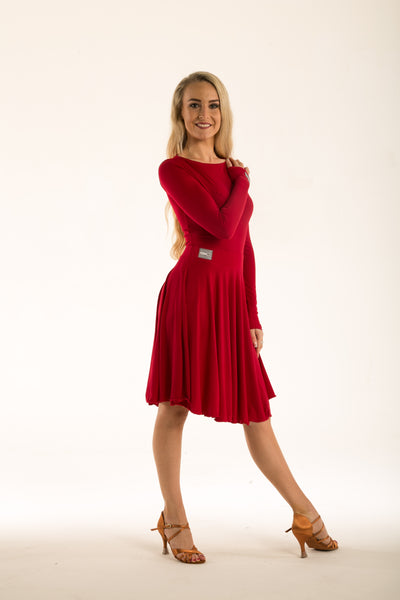 Made in Crepe to compliment our Skirts and Trousers across the range.  This long sleeved and single layer leotard covers you, yet keeps you cool.  Available in Ladies sizes Small, Medium and Large with popper fastening at gusset.
