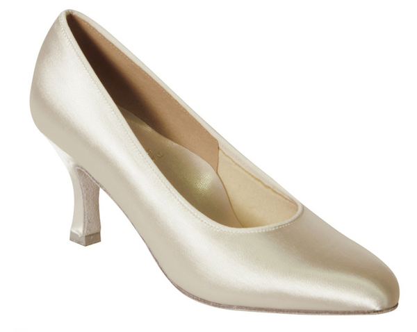 The Vienna Ballroom court shoes are a classic ladies Ballroom dance shoes design with beautiful simplicity. The elegant closed toe shape of these Ballroom dance shoes exude femininity and elegance.