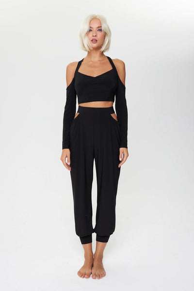 Free Australia-wide shipping.  Best price worldwide.  Say, hello to your new favourite - The Luna Pants with sexy cut-outs on the hips!  The perfect fit, superior materials and trendy details will make you addicted to this lovely piece.  Team it up with a crop-top for a next level, unforgettable practice look!